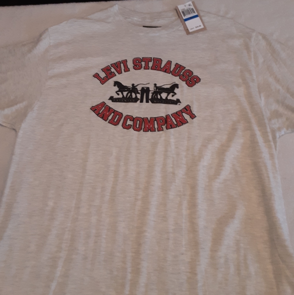 Levi's men's t-shirt NWT